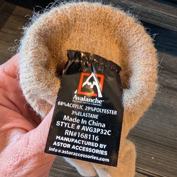 SET OF 3 Gloves/Mittens NWOT - Picture 3 of 8